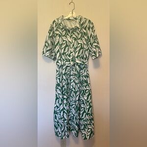 Soft Surroundings Green and White Leaf Pattern Maxi Dress